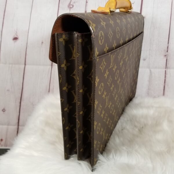 Handbag Designer By Louis Vuitton  Size: Medium - Image 4