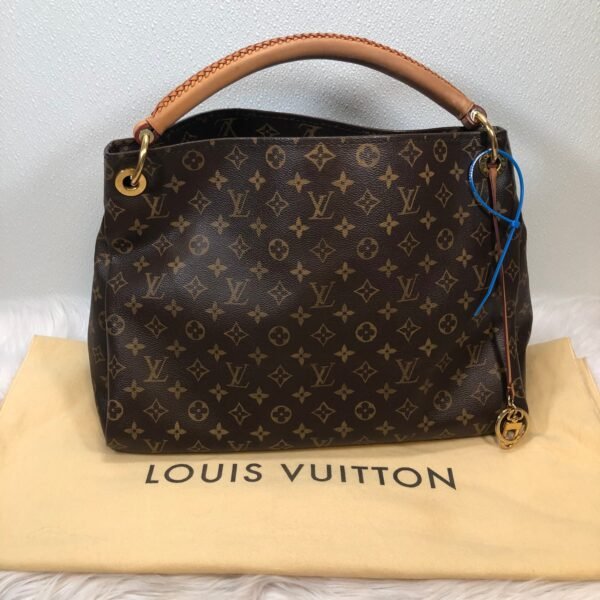 Handbag Designer By Louis Vuitton  Size: Large