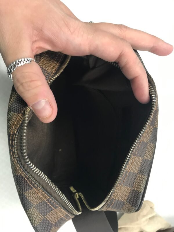 Crossbody Luxury Designer By Louis Vuitton  Size: Small - Image 3